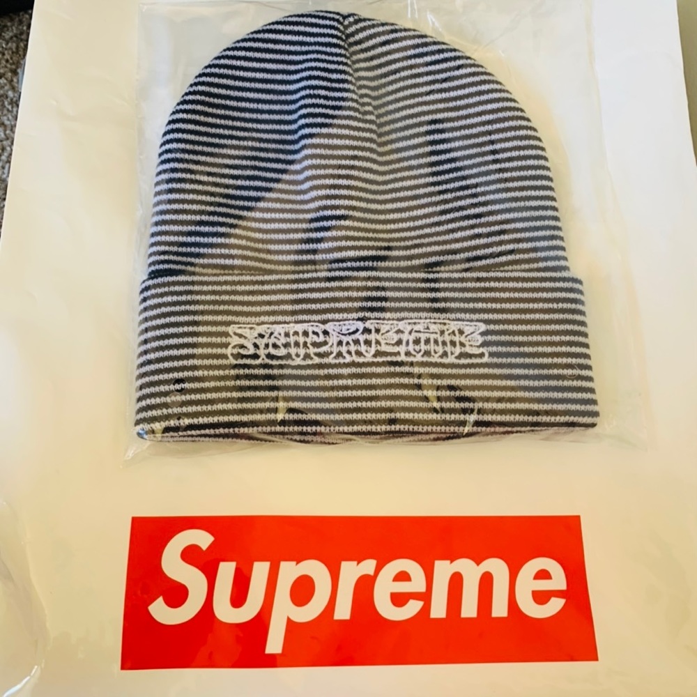 Supreme small stripe Beanie